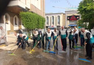 حضور دومین کاروان خادمالرضا(ع) ساری درنظافت حرم مطهر سیدالشهدا(ع)