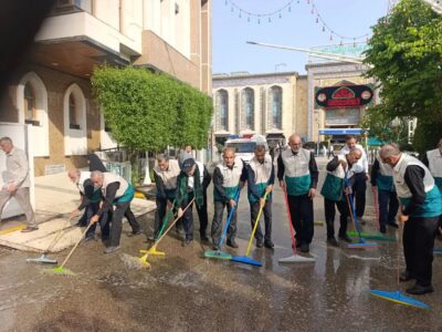 حضور دومین کاروان خادمالرضا(ع) ساری درنظافت حرم مطهر سیدالشهدا(ع)