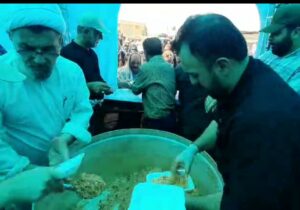 فیلم توزیع غذای نذری در میان زائران حسینی توسط موکب اوقاف‌و امور خیریه مازندران