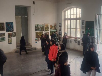 نمایشگاه هنرجویان آذین در عمارت شهرداری در حال برگزاری است
