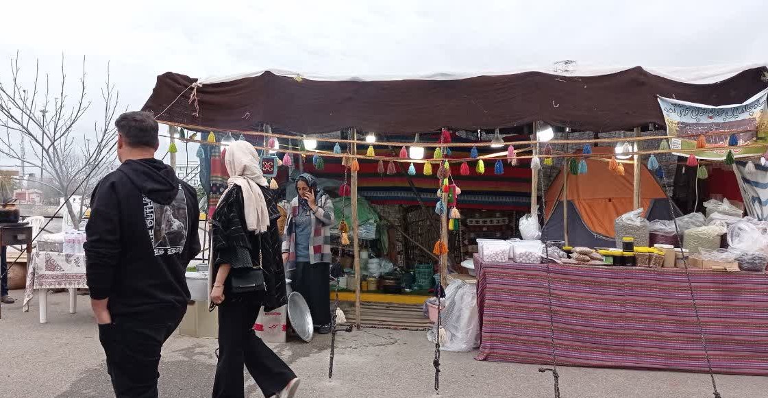 نمایشگاه صنایع دستی ساری در حال برگزاری است