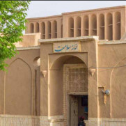 فرهنگ دوستان خواستار بازگشایی خانه تاریخی سلامت شریف آباد شدند