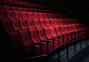 فقط نمایشهای مناسبتی محرم برگزار میشود