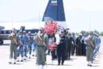 پیکر شهید خلبان مجید کاظمی به وطن بازگشت