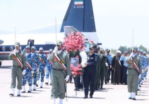پیکر شهید خلبان مجید کاظمی به وطن بازگشت