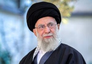 پیکر رهبر شهید به خاک سپرده شد